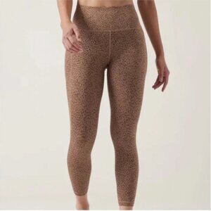 Athleta Salutation Stash Printed 7/8 Tight